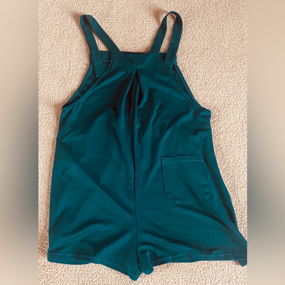 LARGE.   ADJUSTABLE STRAPS BIB OVERALL ROMPER - Picture 6 of 9